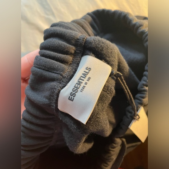 Essential sweapants - Picture 5 of 5